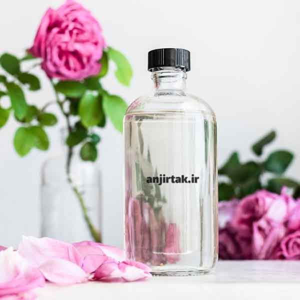 همه چیز درمورد خواص گلاب گلاب مایعی است که از تقطیر گلبرگ های گل محمدی با بخار به دست می آید و بهترین زمان برای چیدن گل محمدی و تهیه گلاب فصل بهار است.  گلاب یکی از پرطرفدارترین و مصرف ترین عرقیجات است که طبعی گرم و معتدل دارد و علاوه بر مصرف خوراکی ؛ فواید بسیاری در درمان بسیاری از بیماری ها دارد . ...